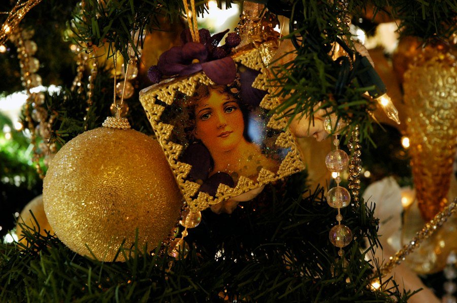 Photo engraved photo ornaments